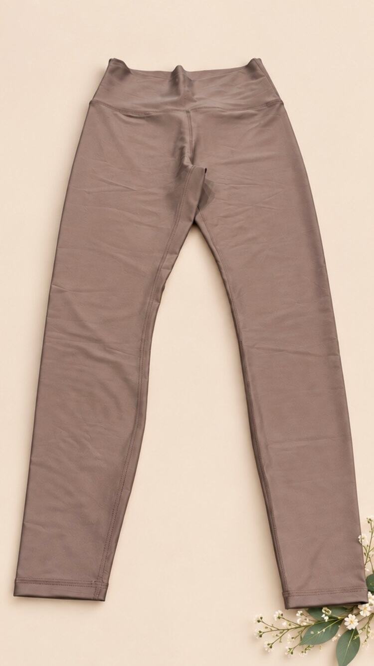 ALO Airlift High-Waist Leggings, Taupe, Large